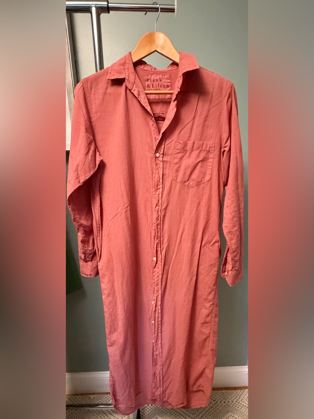 Frank & Eileen Men's Long Button-Down Shirt in Dusty Rose